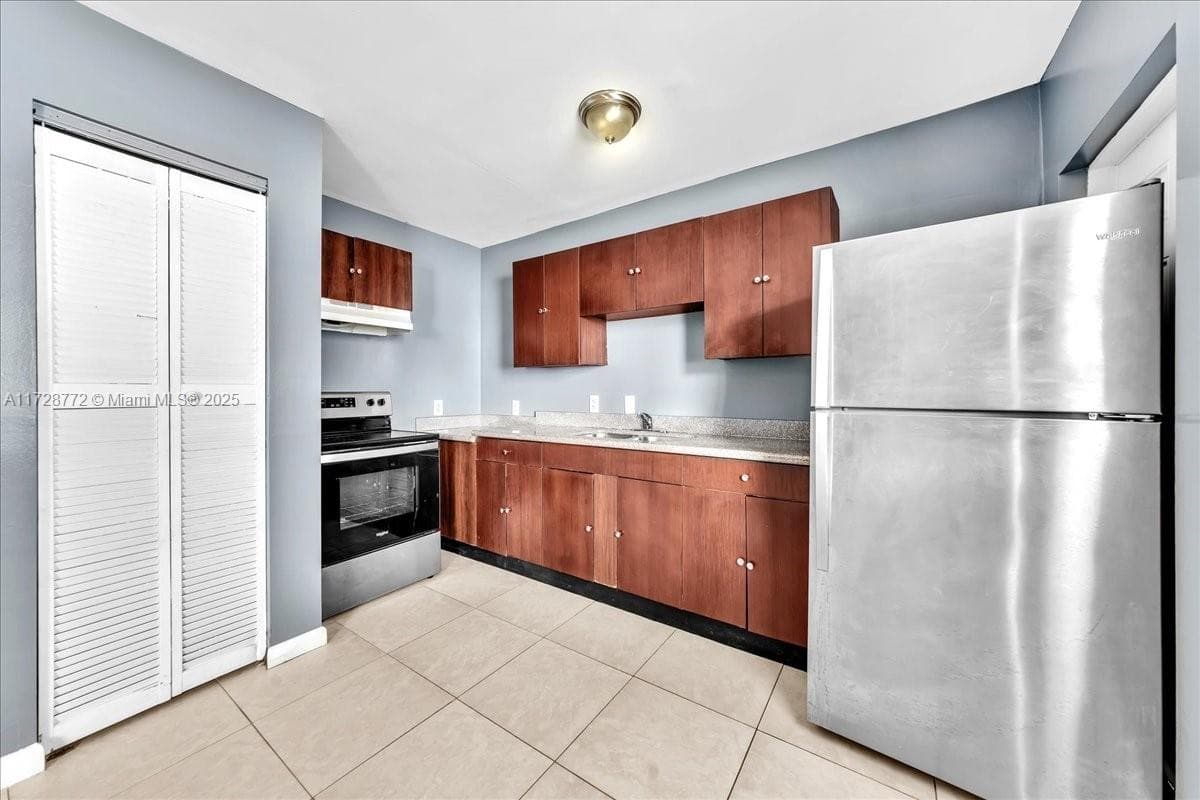 365 NW 8th St # 211, Miami FL 33136 photo 2