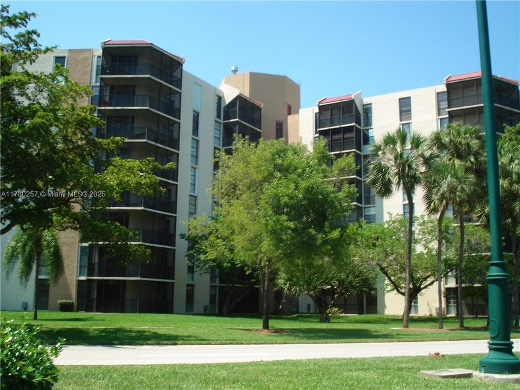 3101 N COUNTRY CLUB DRIVE # 306, Aventura FL 33180