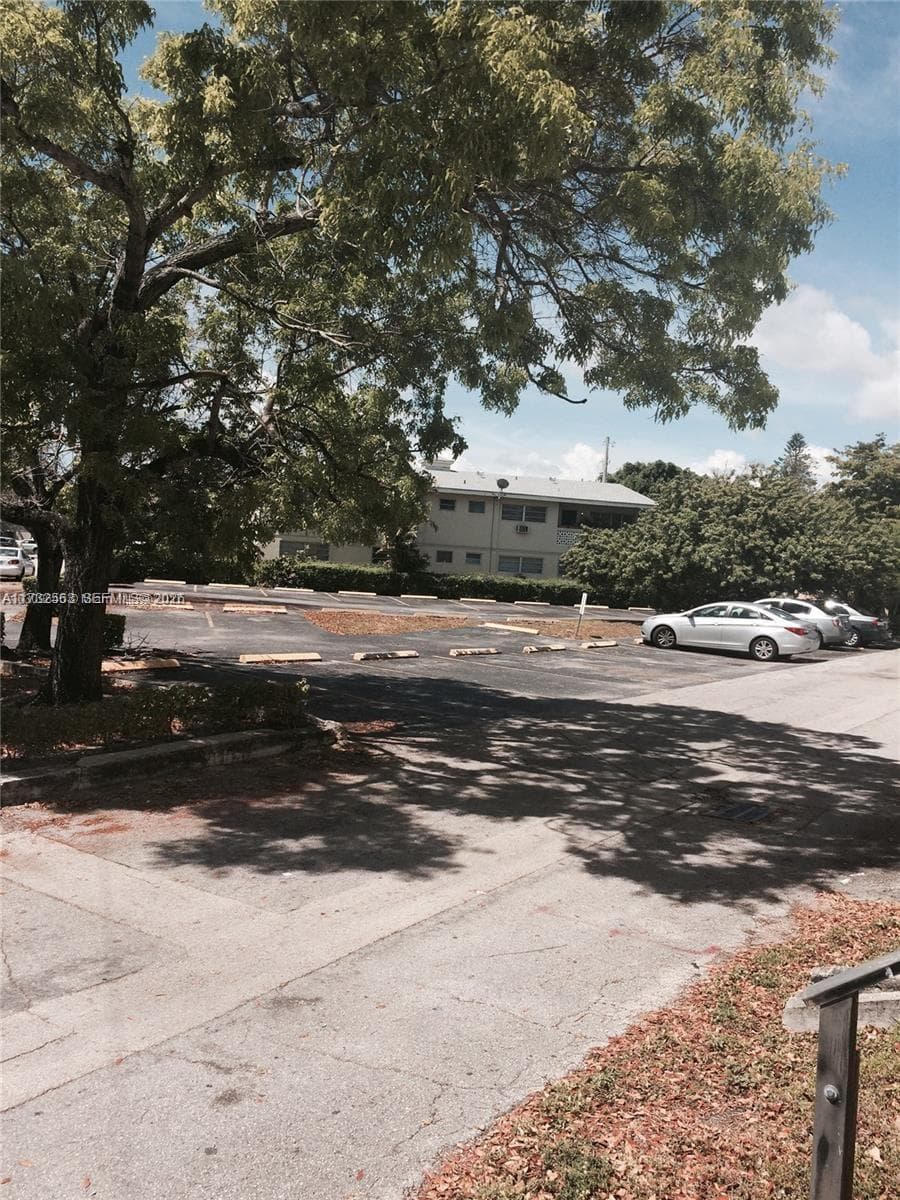 1948 NE 123rd St # 105, North Miami FL 33181 photo 4