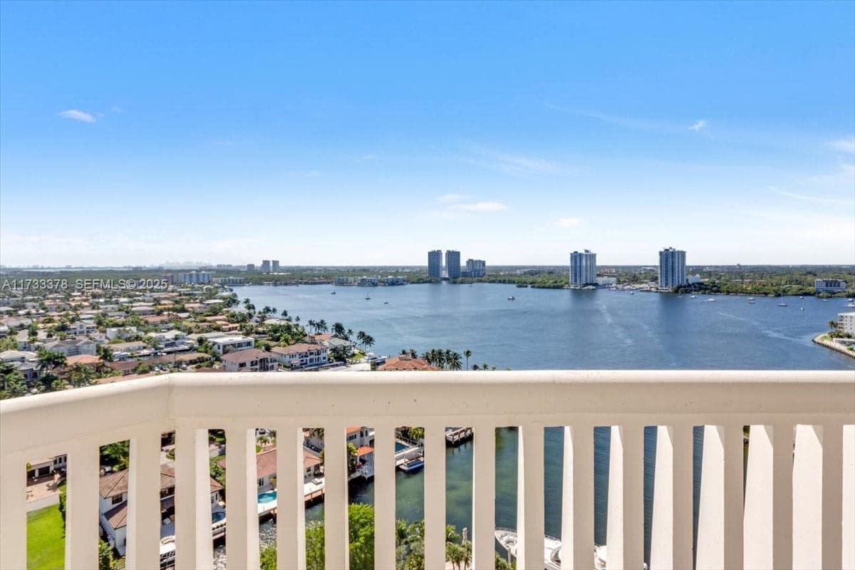 1000 Island Blvd # 2003, Aventura FL 33160 photo 2