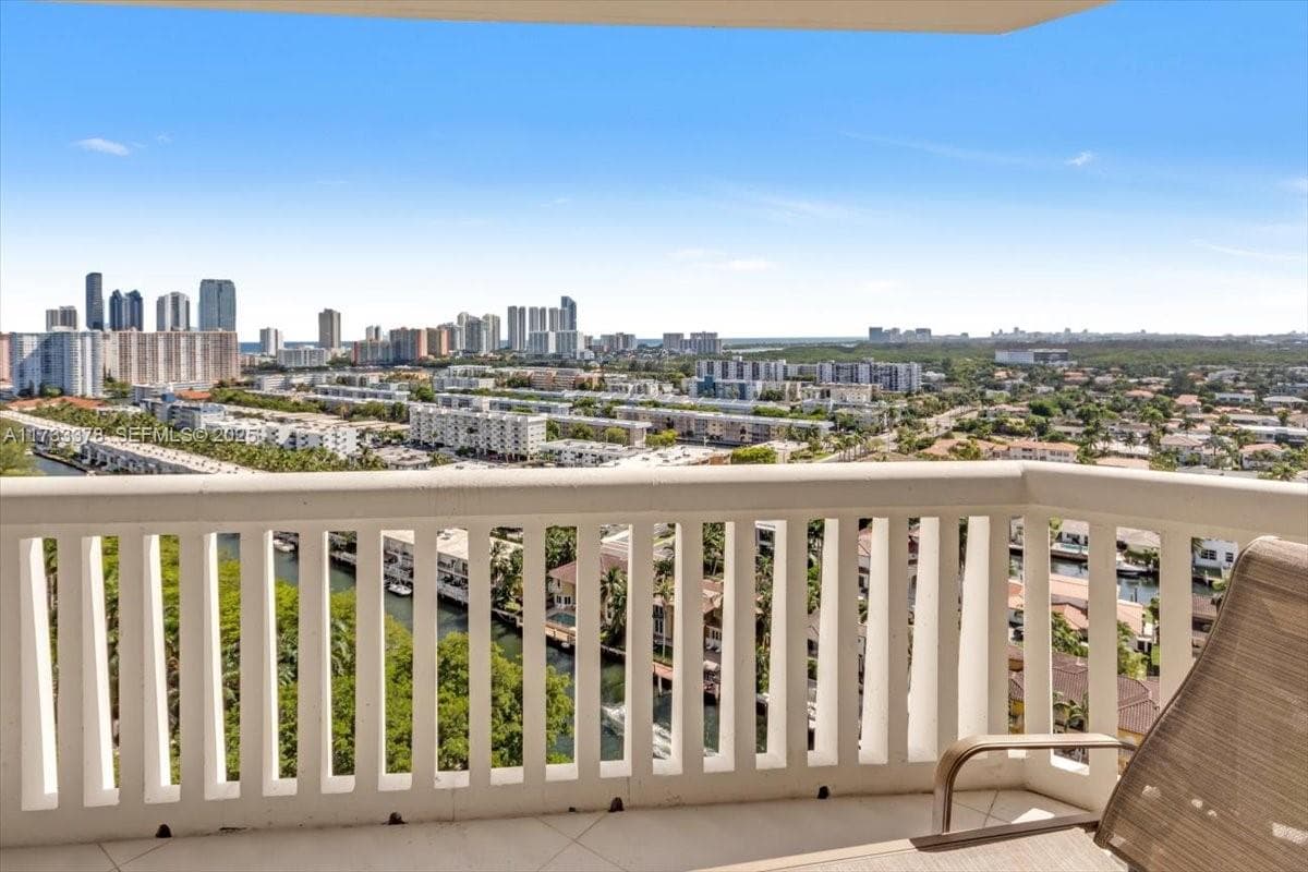 1000 Island Blvd # 2003, Aventura FL 33160 photo 3