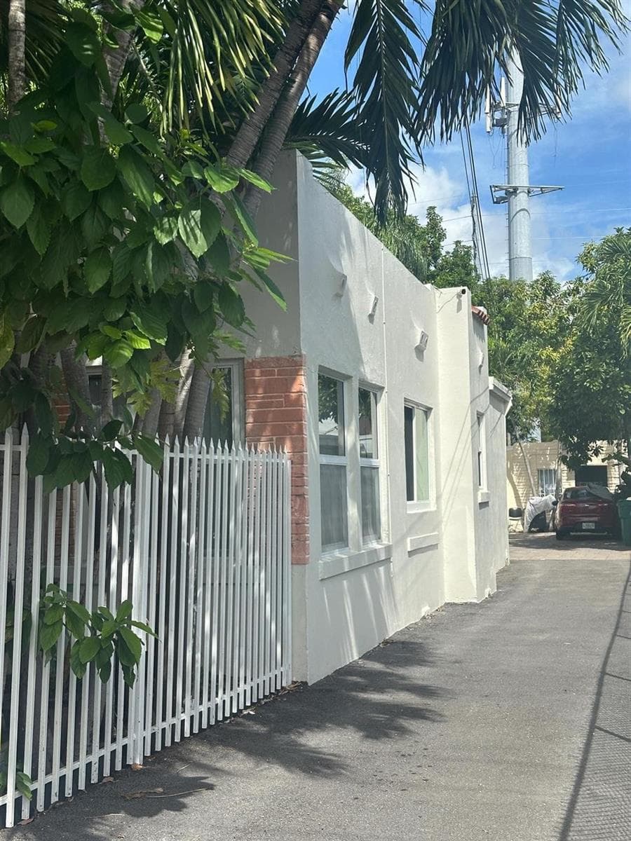 675 NW 34th Street, Miami FL 33127 photo 4