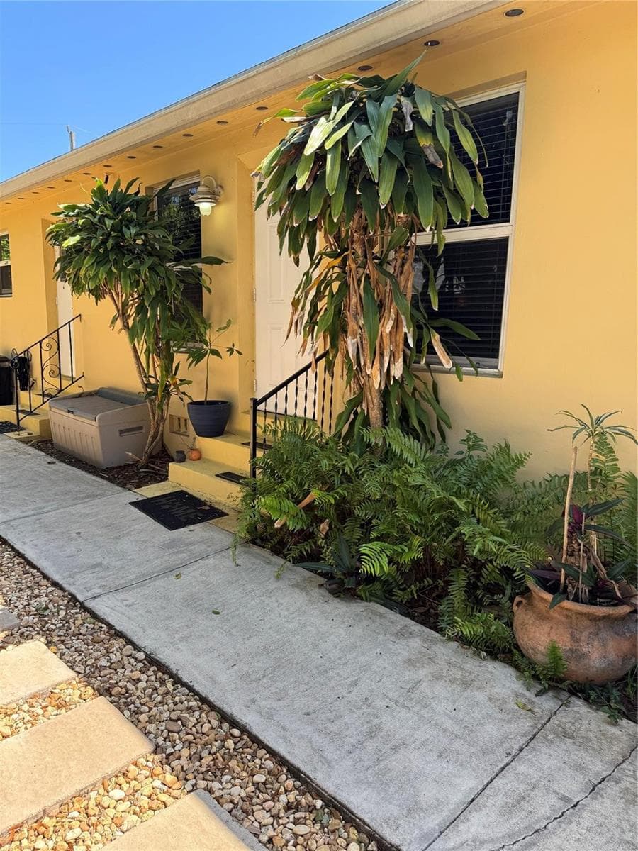 1123 N 17th Avenue, Hollywood FL 33020 photo 5
