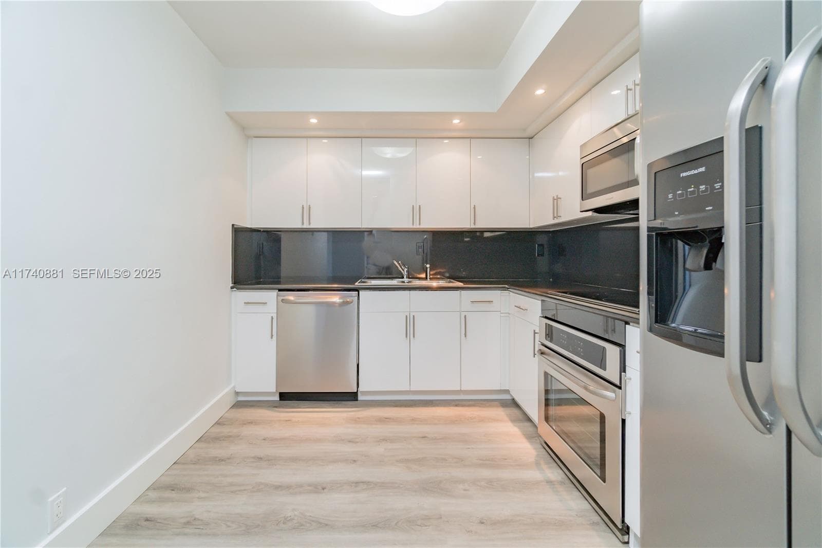 3530 Mystic Pointe Dr # 1513, Aventura FL 33180 photo 3