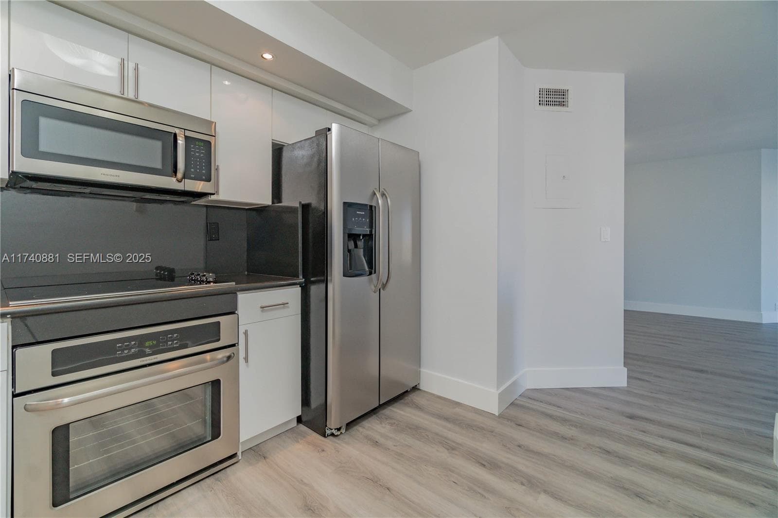 3530 Mystic Pointe Dr # 1513, Aventura FL 33180 photo 4
