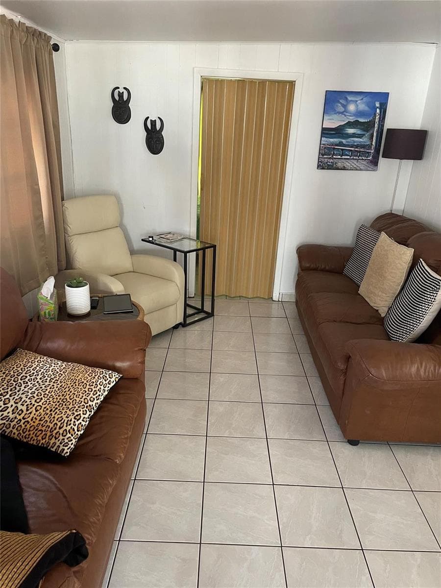 8610 SW 18th Court, Davie FL 33324 photo 3