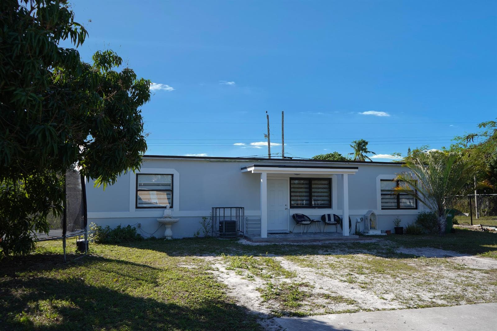 303 NW 28 Way, Fort Lauderdale FL 33311 photo 2