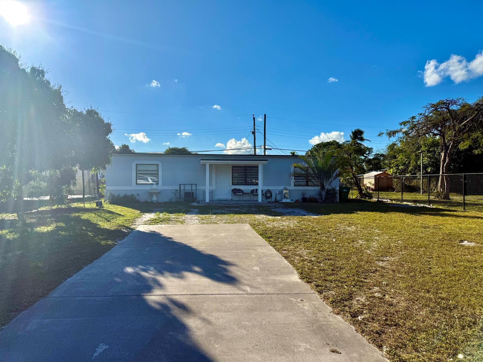 303 NW 28 Way, Fort Lauderdale FL 33311 photo 3
