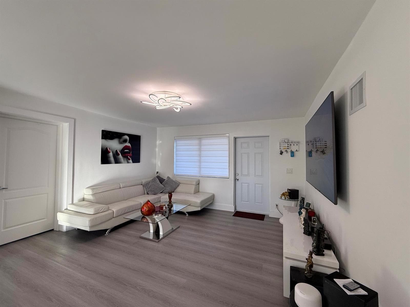 303 NW 28 Way, Fort Lauderdale FL 33311 photo 5