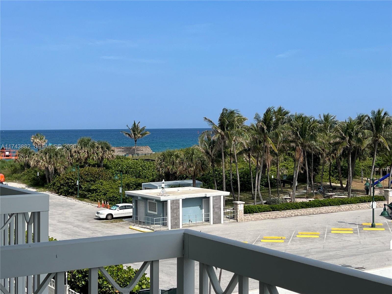 125 Ocean Ave # 402, Palm Beach Shores FL 33404
