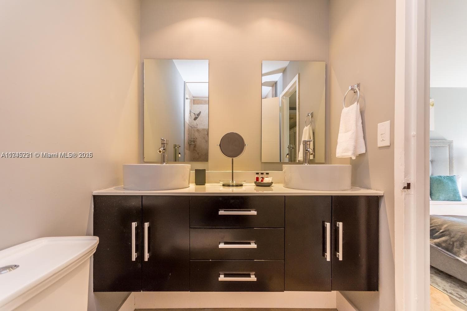 17620 Atlantic Blvd # 519, Sunny Isles Beach FL 33160 photo 5