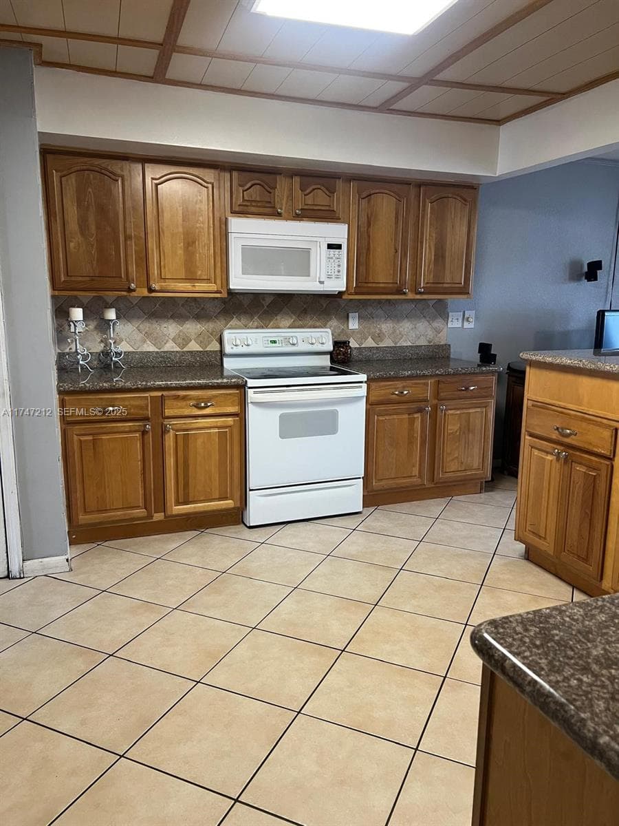 3057 Coral Springs Dr # 102, Coral Springs FL 33065 photo 2