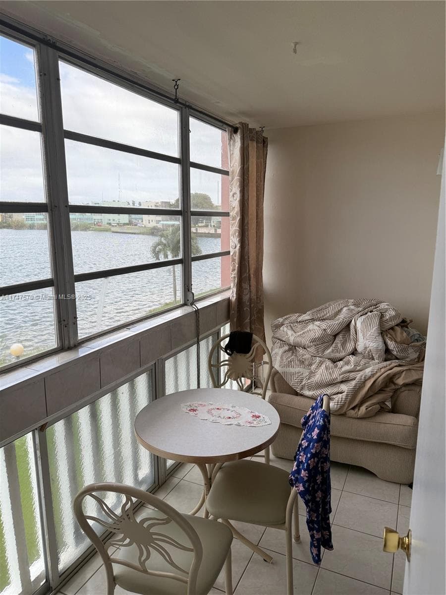 18555 NE 14th Ave # 618, Miami FL 33179 photo 2