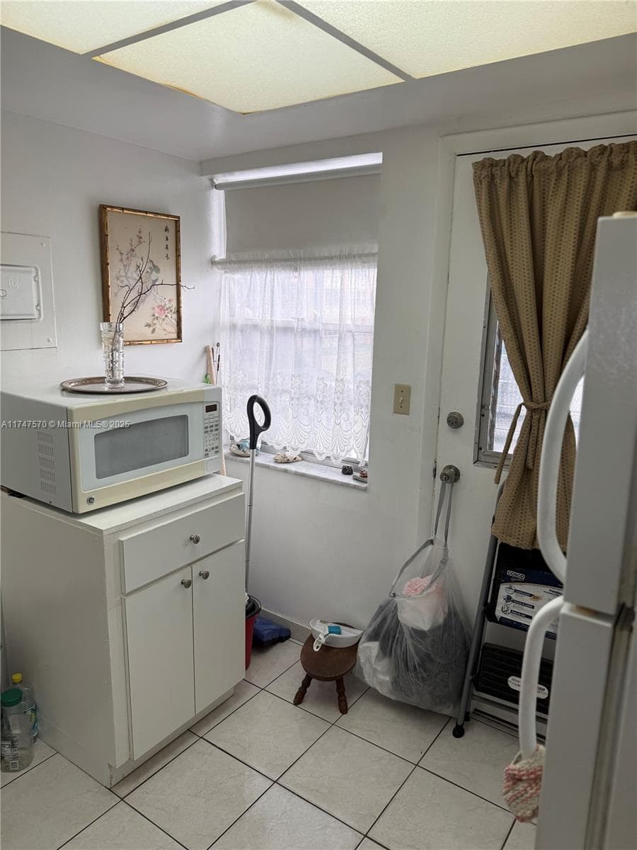 18555 NE 14th Ave # 618, Miami FL 33179 photo 5