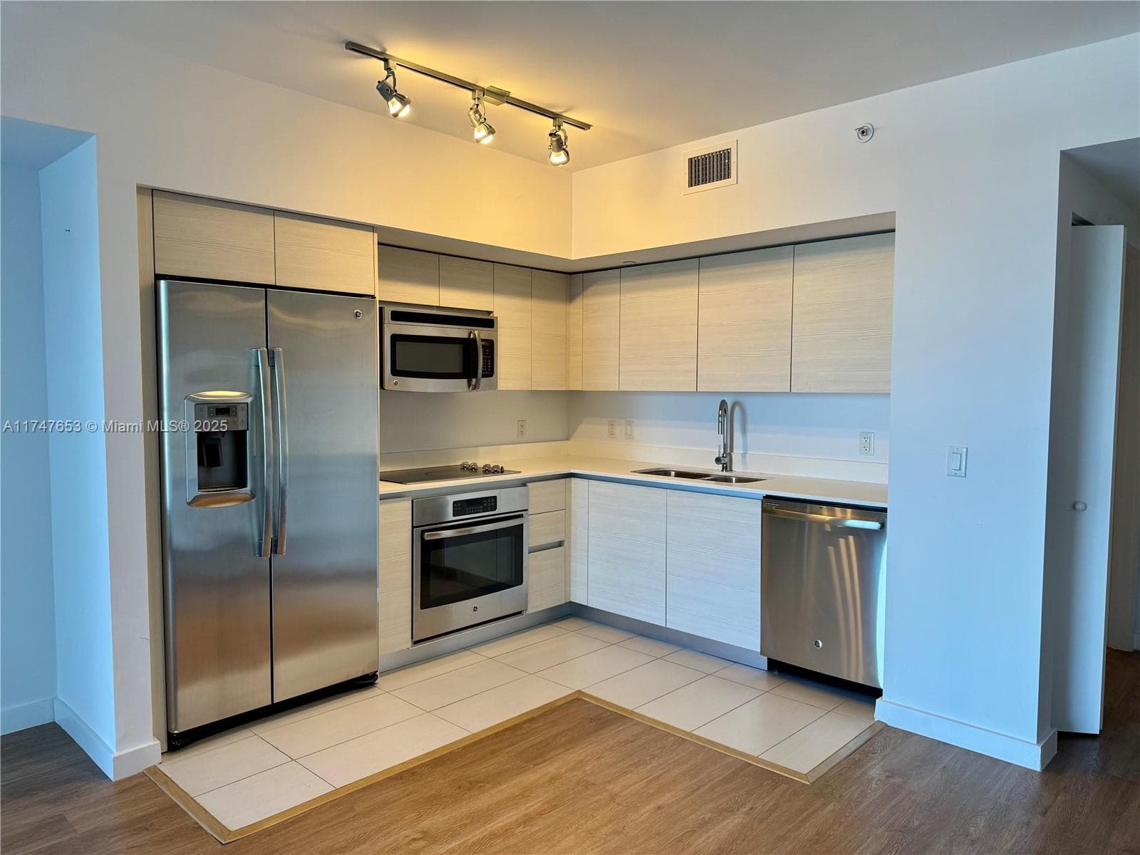 4250 Biscayne Blvd # 1006, Miami FL 33137 photo 4