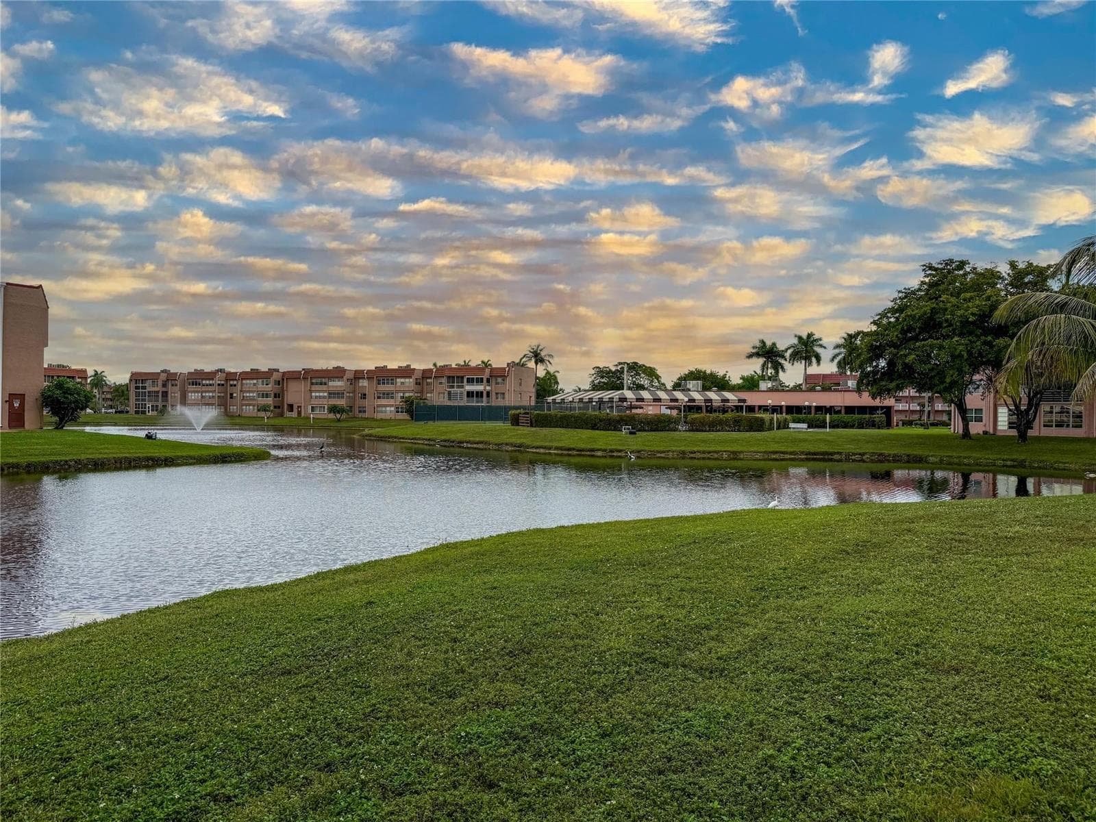 9460 Sunrise Lake Boulevard # 212, Sunrise FL 33322 photo 4