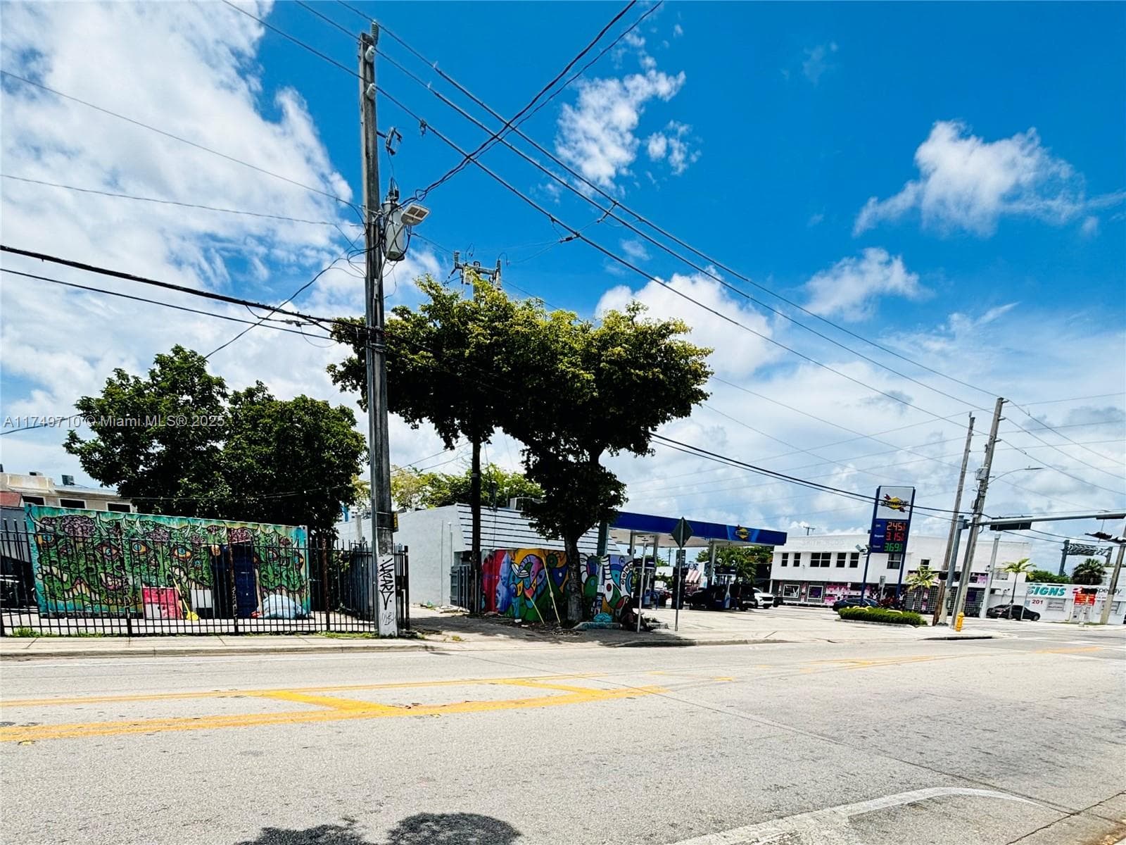 203 NW 35th St, Miami FL 33127 photo 3