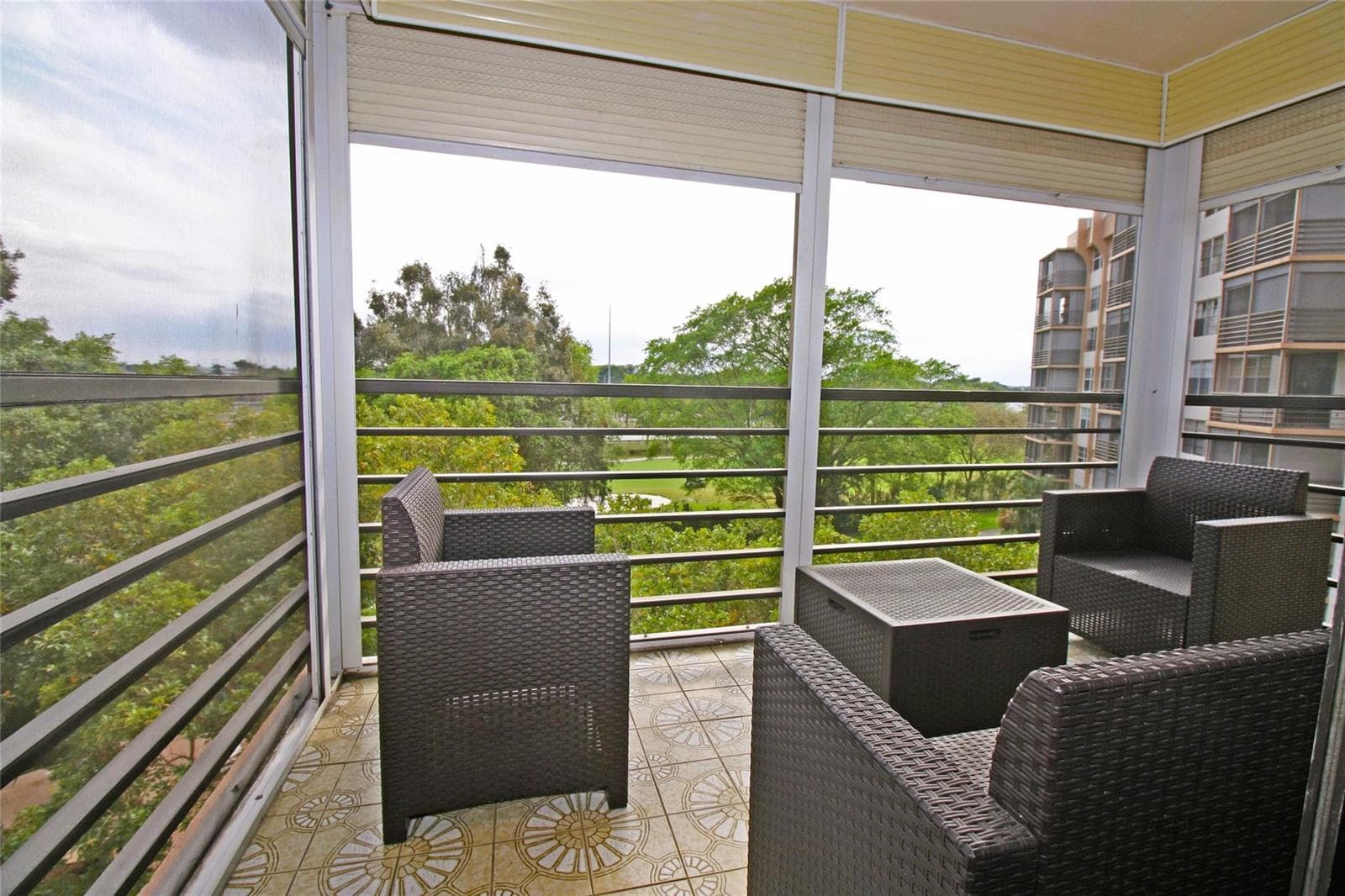 1100 Saint Charles Place # 521, Pembroke Pines FL 33026 photo 2