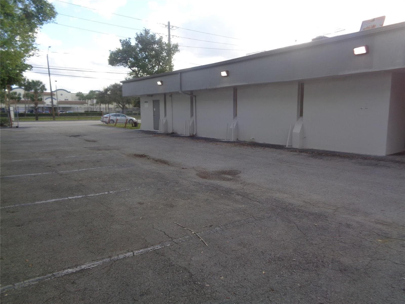 2323 NW 19th Street, Fort Lauderdale FL 33311 photo 4