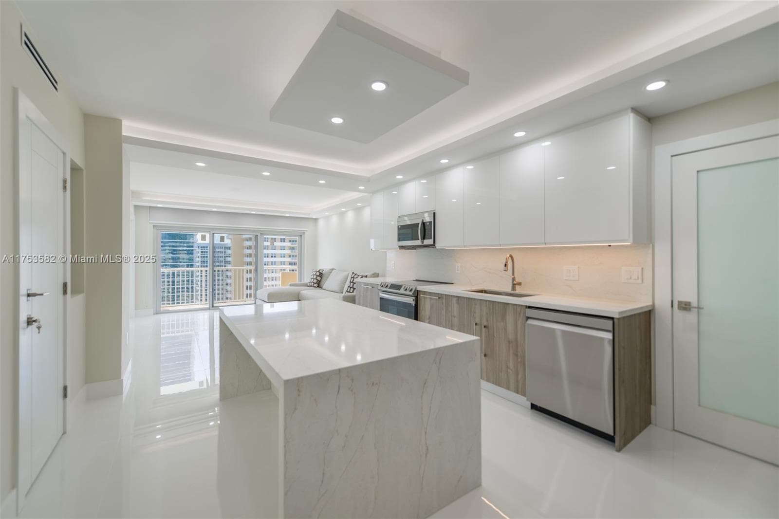 1950 S Ocean Dr # 20L, Hallandale Beach FL 33009 photo 2