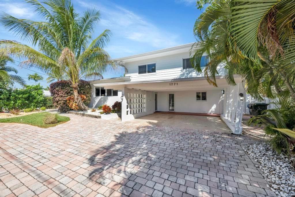 1771 NE 35th Street, Oakland Park FL 33334 photo 4