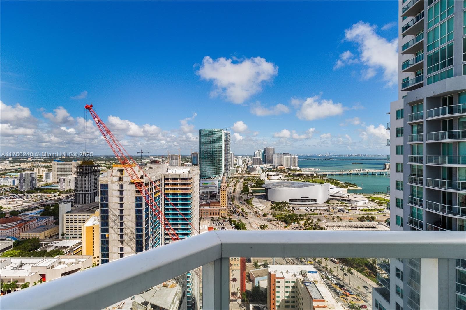 253 NE 2nd St # 3702, Miami FL 33132 photo 2