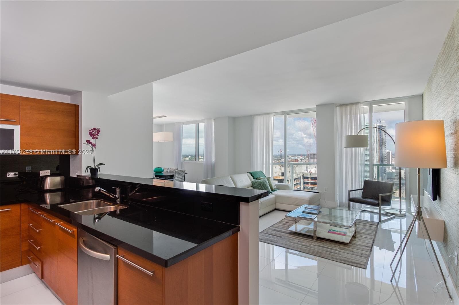 253 NE 2nd St # 3702, Miami FL 33132 photo 5