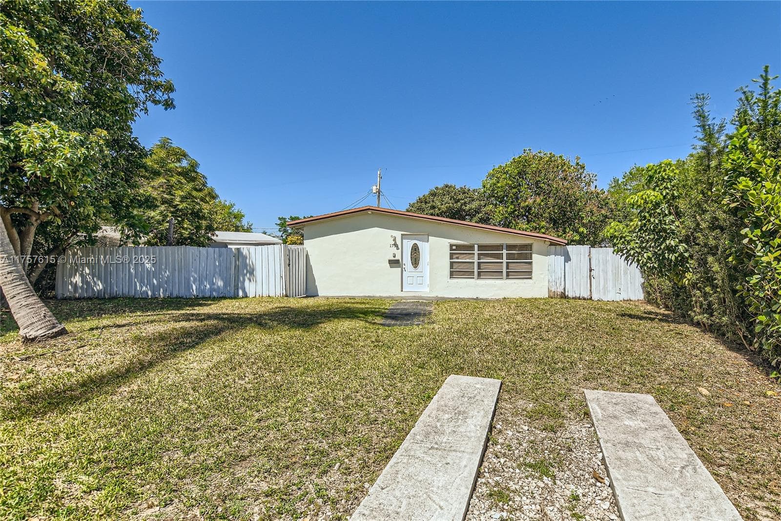 1753 NE 178th St, North Miami Beach FL 33162