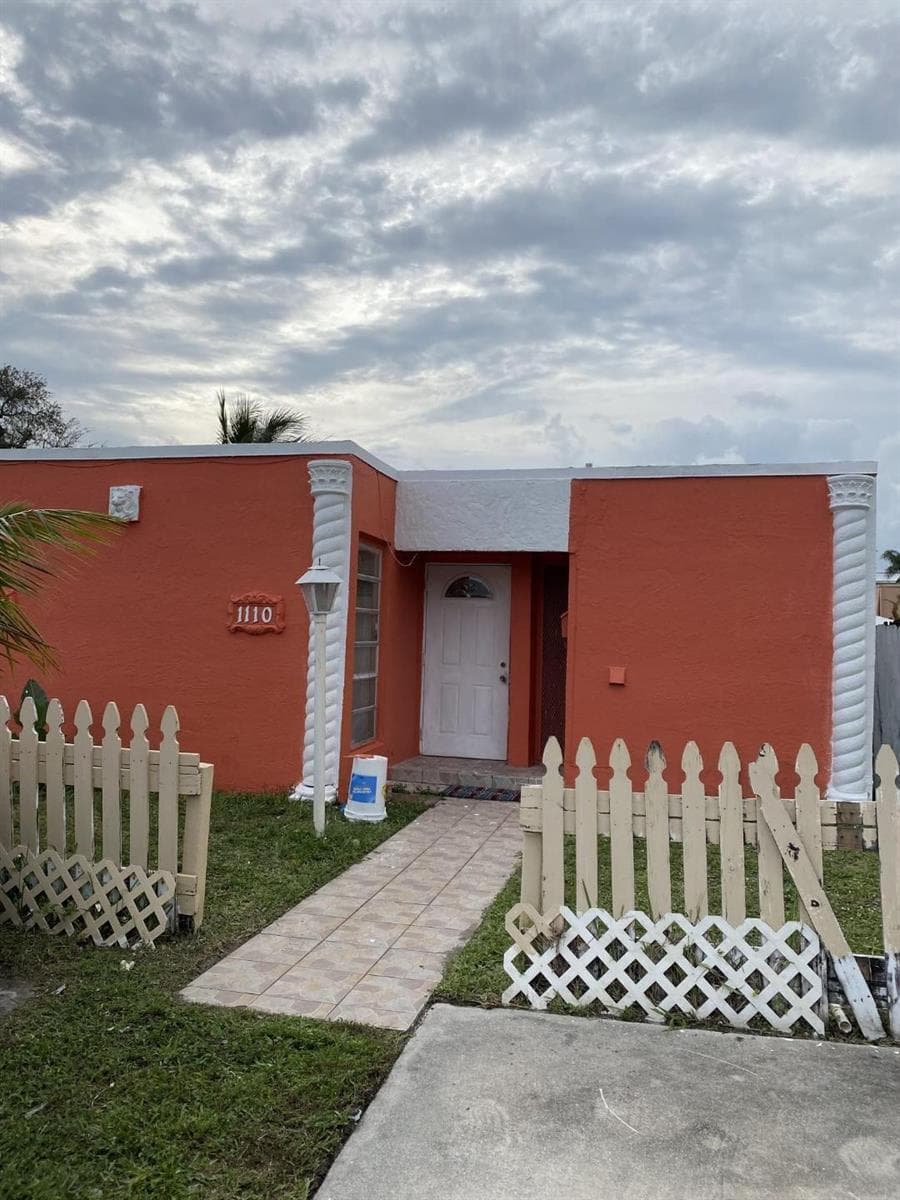1110 S 29th Avenue, Hollywood FL 33020 photo 2
