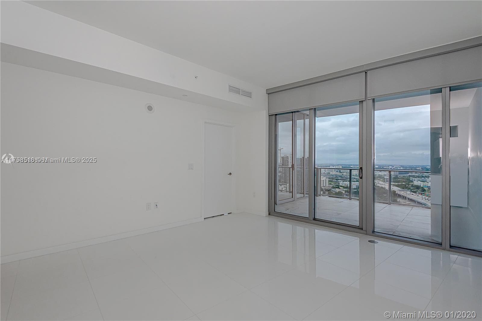 851 NE 1st Ave # 2600, Miami FL 33132 photo 4