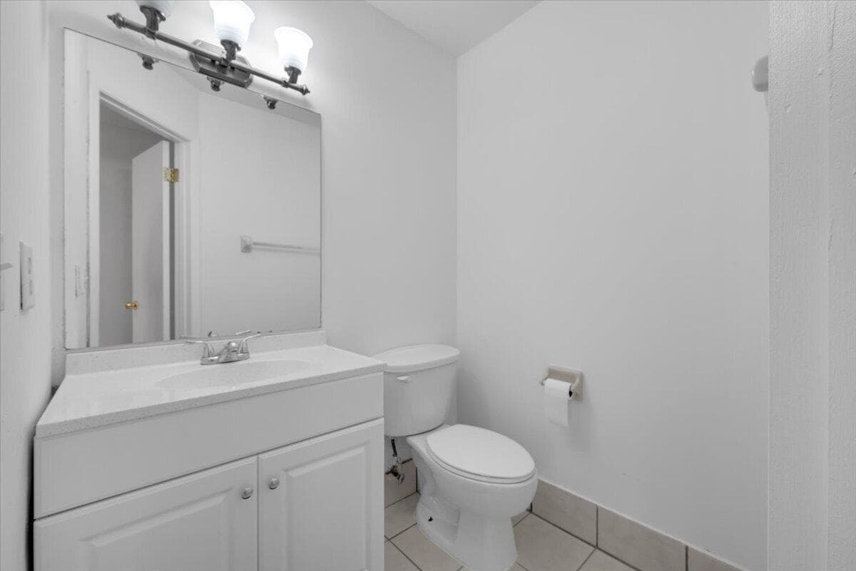 4718 NW 82nd Avenue # 1706, Lauderhill FL 33351 photo 2