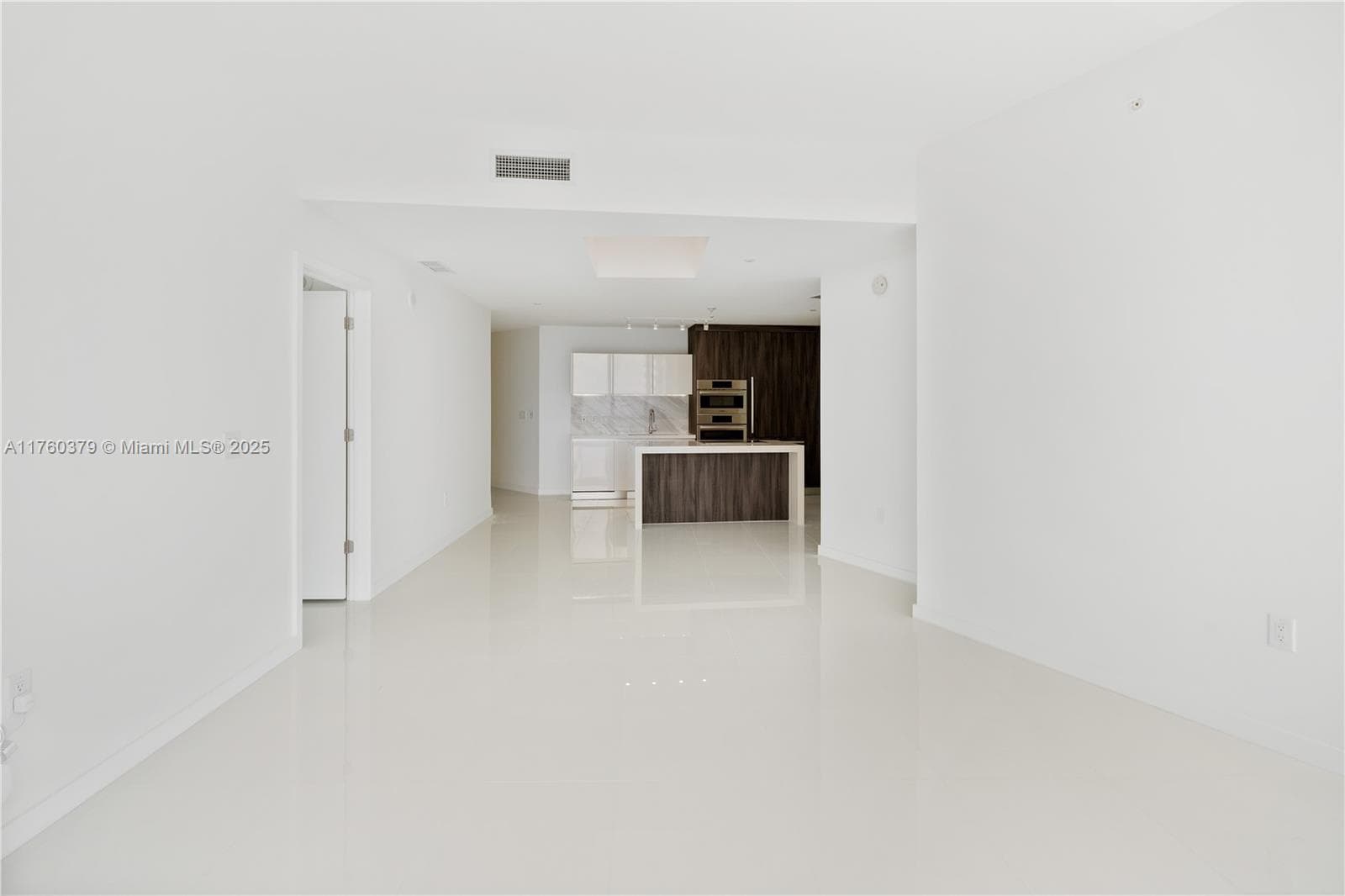 851 NE 1st Ave # 4203, Miami FL 33132 photo 5