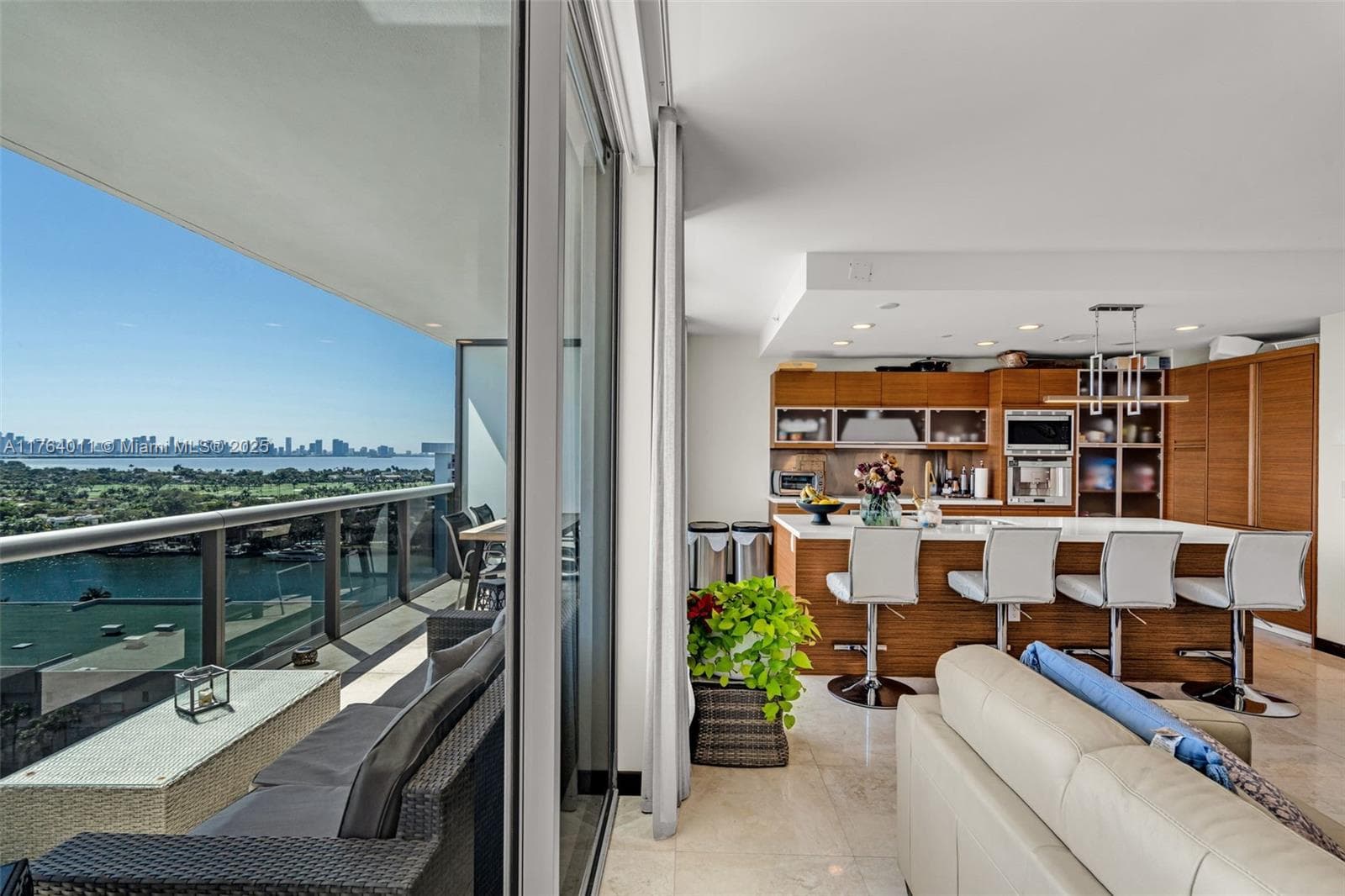 5875 Collins Ave # 1704, Miami Beach FL 33140