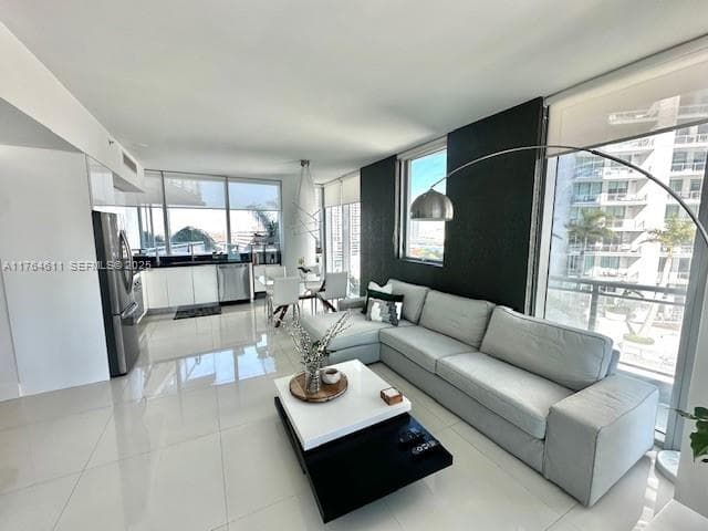 92 SW 3rd St # 1410, Miami FL 33130 photo 2