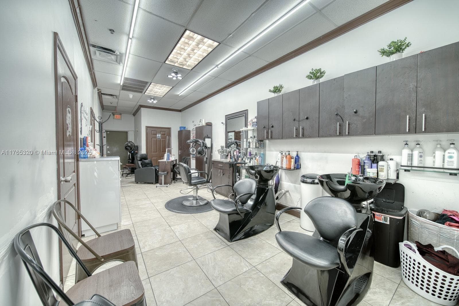 Beauty Salon For Sale On 8th St, Miami FL 33184 photo 3