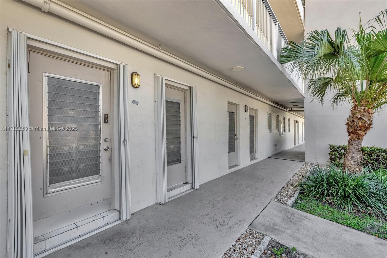 2200 Diana Dr # 111, Hallandale Beach, FL 33009 photo 3