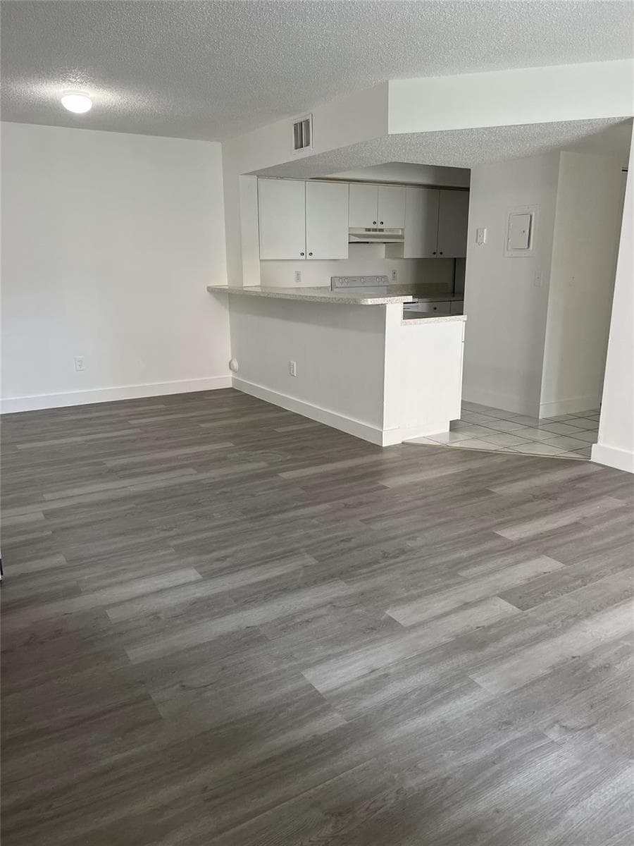 18860 NW 57th Avenue # 106, Hialeah FL 33015 photo 2