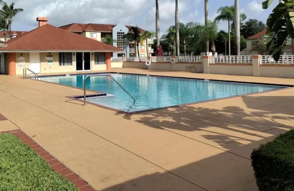 18860 NW 57th Avenue # 106, Hialeah FL 33015 photo 5