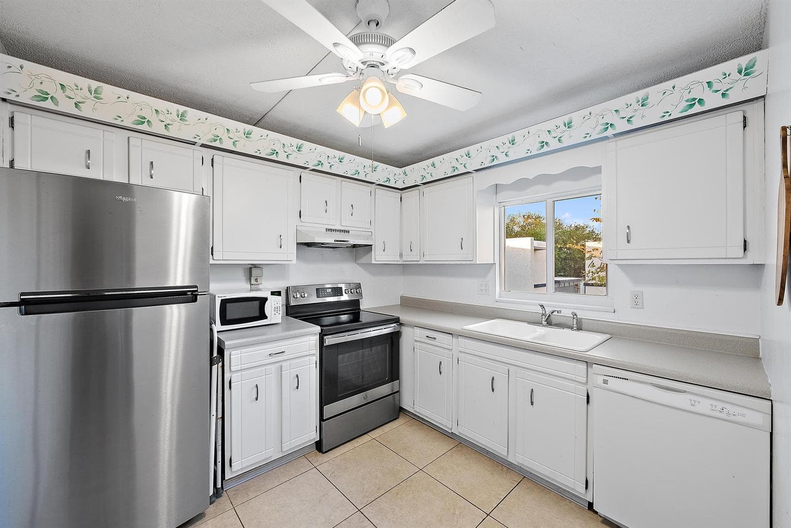 1561 NE 12th Terrace # 14, Jensen Beach FL 34957 photo 4