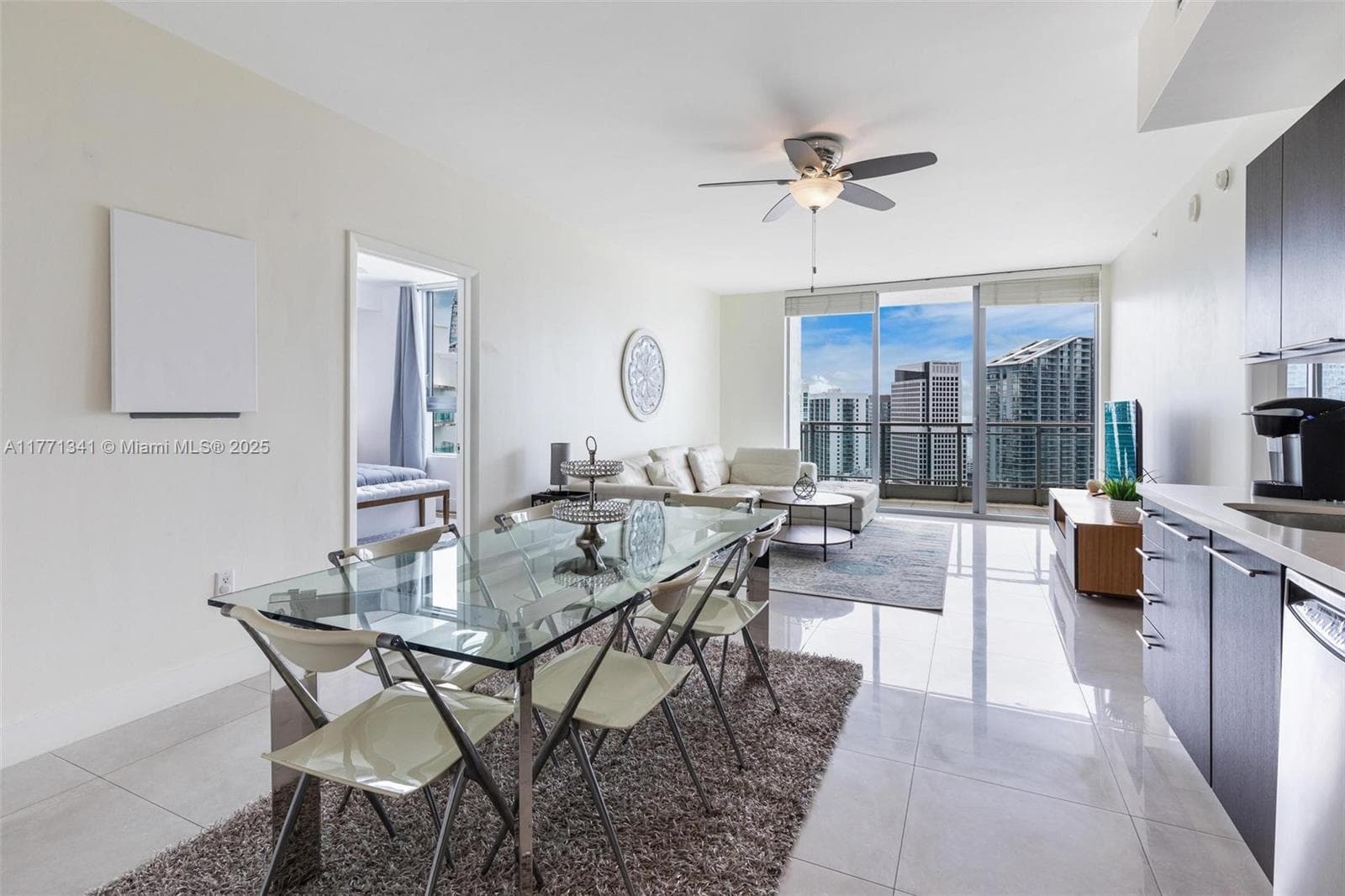 90 SW 3rd St # 4103, Miami FL 33130 photo 3