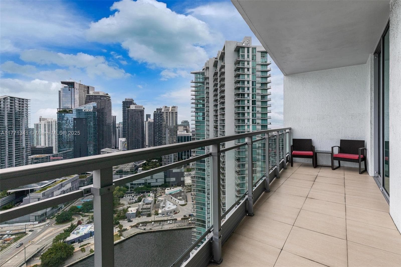 90 SW 3rd St # 4103, Miami FL 33130 photo 5
