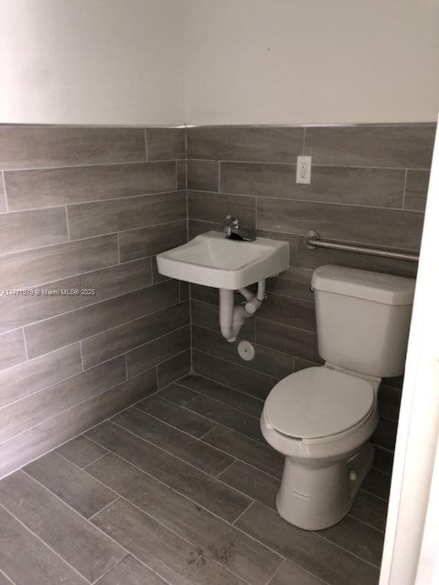 2201 NW 27th Ave # 2201, Miami FL 33142 photo 3