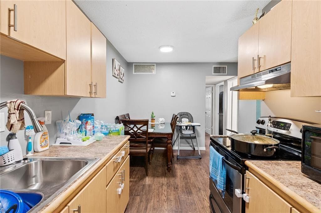 4140 Woodside Drive # 205, Coral Springs FL 33065 photo 2