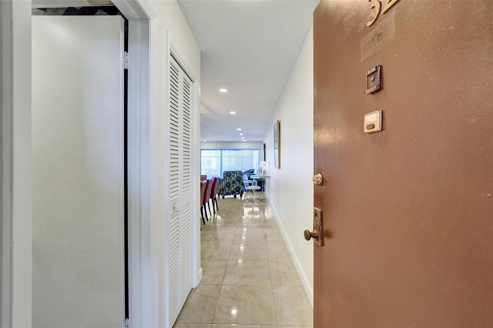 4060 N Hills Drive # 32, Hollywood FL 33021 photo 2