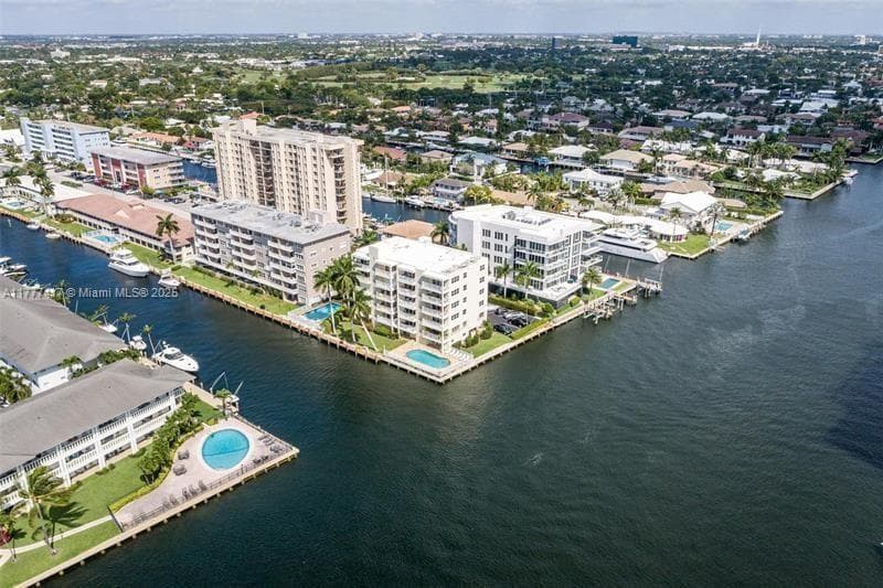 2881 NE 33rd Ct # PHC, Fort Lauderdale FL 33306