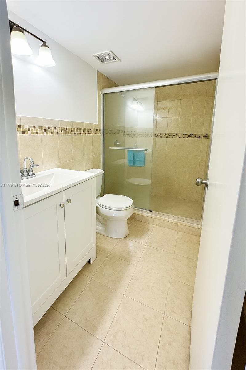 800 NE 199th St # 105D, Miami FL 33179 photo 5