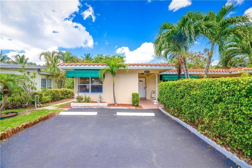 2613-2615 NE 33rd Avenue, Fort Lauderdale FL 33308 photo 3