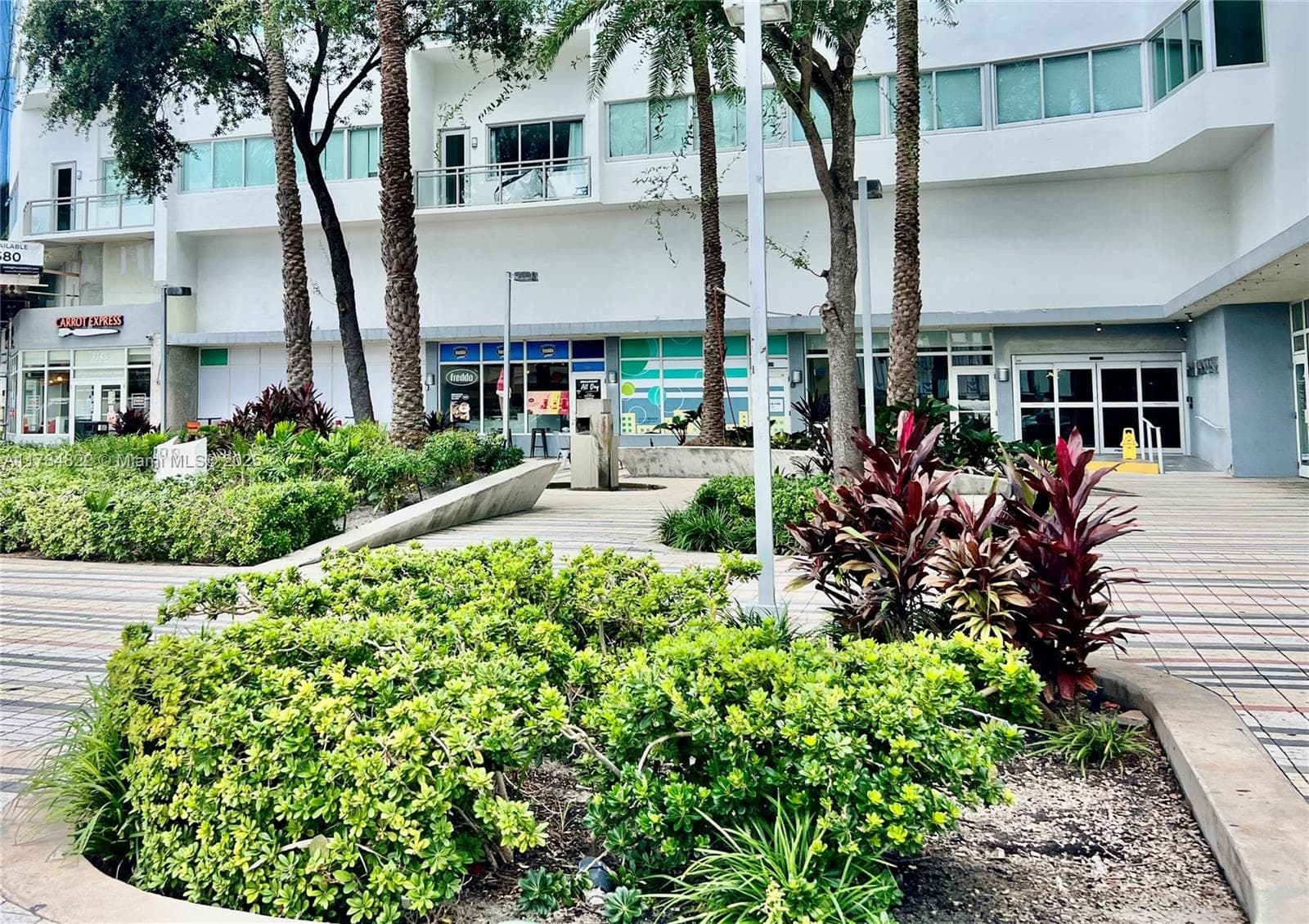 7135 Collins Ave # 621, Miami Beach FL 33141 photo 4