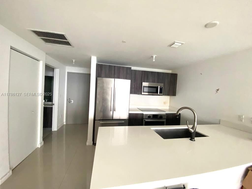 488 NE 18th St # 4905, Miami FL 33132 photo 3