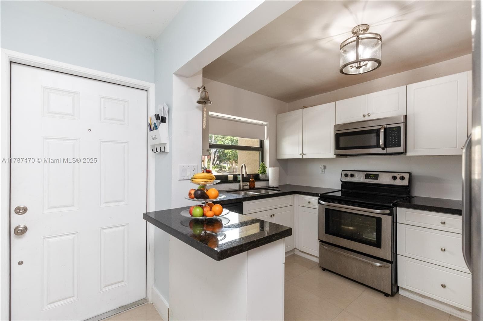 8956 Palm Tree Ln # 8956, Pembroke Pines FL 33024 photo 2